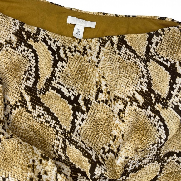 H&M Snake Print One-Shoulder Crop Top - Picture 2 of 5